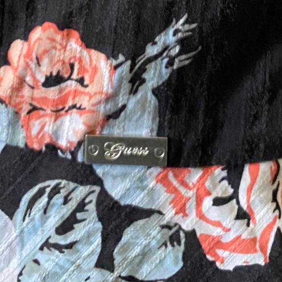 Adjustable thin straps halter top - Picture 4 of 5